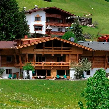 Jagd-lodge Couette-café 3*