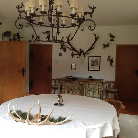 Jagd-lodge Couette-café 3*